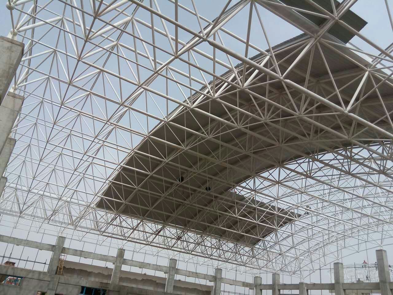 昆山青岛一汽网架